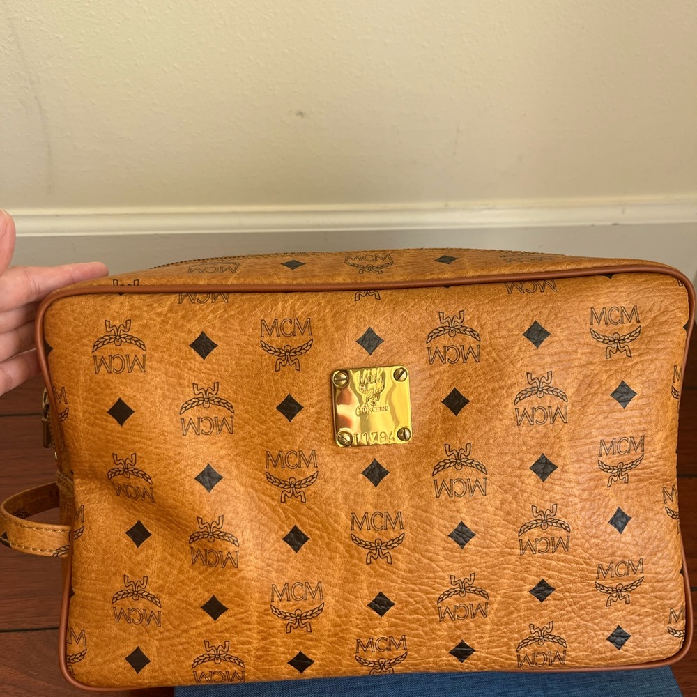 MCM POUCH / CLUTCH (PRICE FIRM❤️)